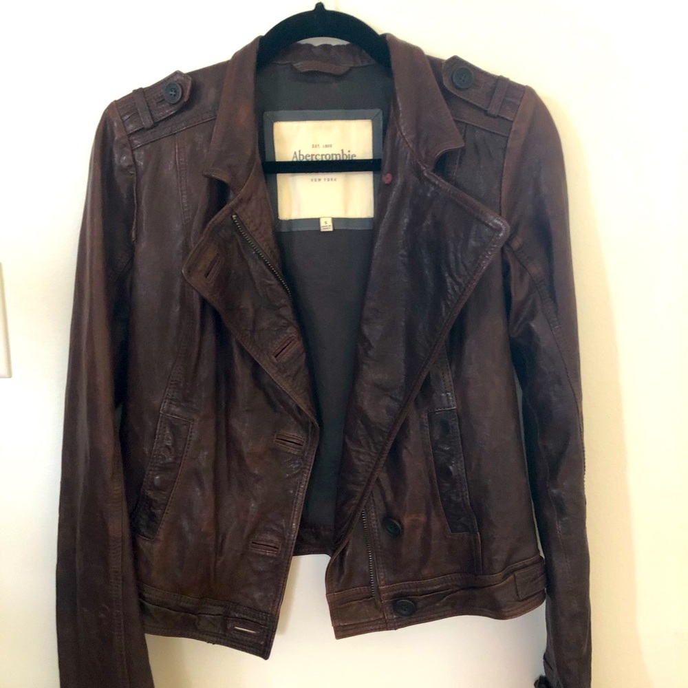 Women’s size small leather jacket. - Picture 1 of 4